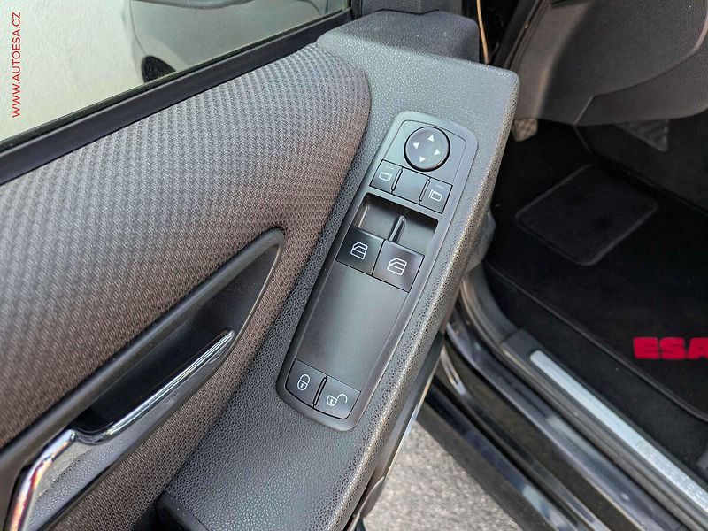 Mercedes-Benz Třídy B (2009) 1.8 CDI, AC, park. senzor - fotka 11 z 15
