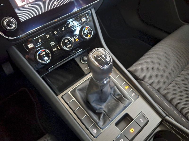 Škoda Superb (2021) Style Extra 2,0TDi 110kW - fotka 26 z 35