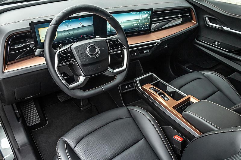 SsangYong Torres (2025) 1,5 GDI 4WD AT PREMIUM 5el.dve - fotka 19 z 22