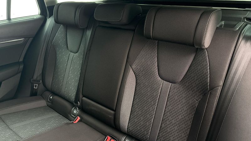 Škoda Octavia 2.0 TDI DSG 4x4 Style Combi - fotka 16 z 31