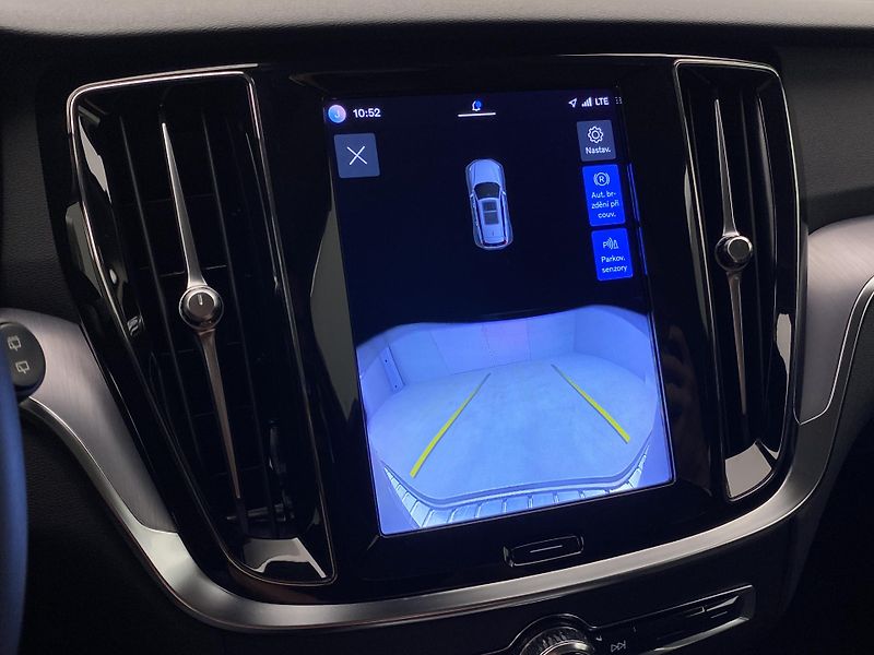 Volvo V60 CC B4 AWD CORE AUT CZ - fotka 54 z 54