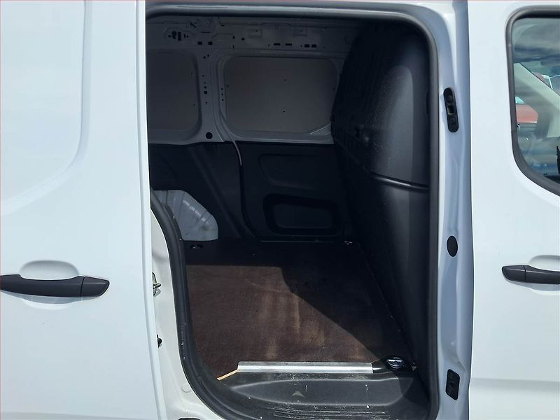Peugeot Partner (2022) 1.5 BlueHDi, ČR, 1Maj, DPH - fotka 12 z 13