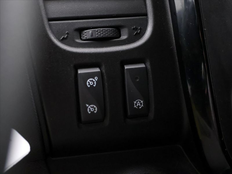 Opel Vivaro 1,6 DCTi BiTurbo 107kW DPH - fotka 25 z 35