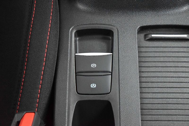 Ford Focus 1.0 EB 92kW ST-LINE*KAMERA*DPH - fotka 21 z 40