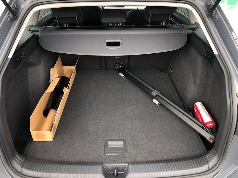 Volkswagen Golf Wa 2.0 Life DT085 Variant 2.0 - fotka 13 z 27