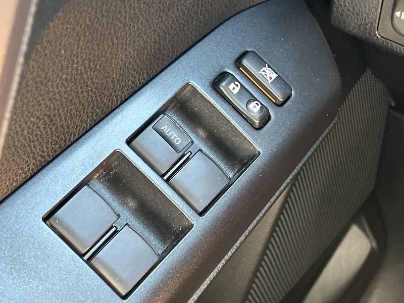 Toyota RAV4 2.5i HYBRID 114kw - fotka 24 z 25