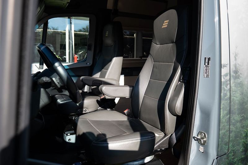 Mercedes-Benz Sprinter HYMER Grand Canyon S 4x4 - fotka 8 z 27