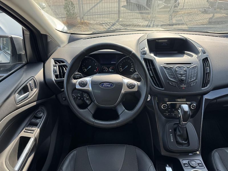 Ford Kuga (2014) 1.6 134 kw, 4x4, Bohatá výbava - fotka 24 z 31