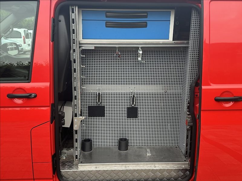 Volkswagen Transporter 2,0 TDI 150PS  L2H1 DSG Dílna - fotka 34 z 53