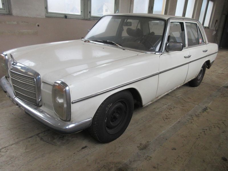 Mercedes-Benz 115 (1975) - fotka 3 z 16