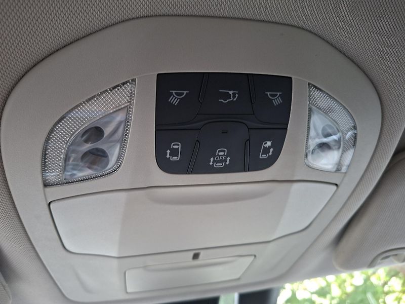 Chrysler Pacifica (2018) 3,6L,Top výbava, REZERVACE - fotka 39 z 44