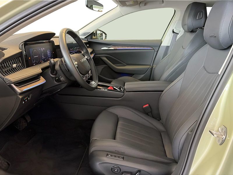 Škoda Superb 2.0TDi L&K 142kW 4x4 - fotka 15 z 25