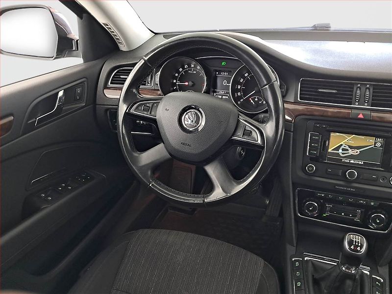 Škoda Superb (2013) Elegance 2.0 TDI, 4X4, Navi - fotka 7 z 17