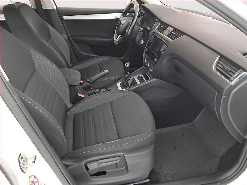 Škoda Octavia (2017) 1.6 TDI, ČR,1.maj, Tempomat - fotka 9 z 17