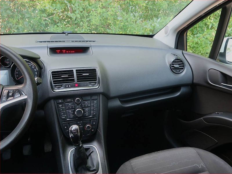 Opel Meriva (2016) 1.6 CDTI, po STK, zamluveno - fotka 8 z 19