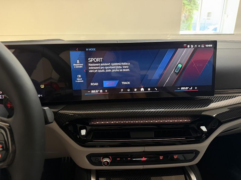 BMW M3 xDrive Competition Touring NEW - fotka 34 z 49