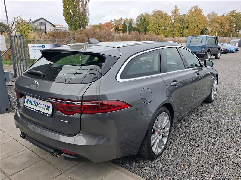 Jaguar XF 2,0 AWD, - fotka 7 z 17