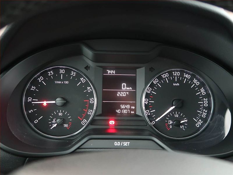 Škoda Octavia (2014) Ambition 1.6 TDI, ČR,1.maj - fotka 11 z 17