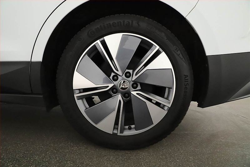Škoda Enyaq (2022) 60 (62 kWh), SoH 92% - fotka 12 z 21