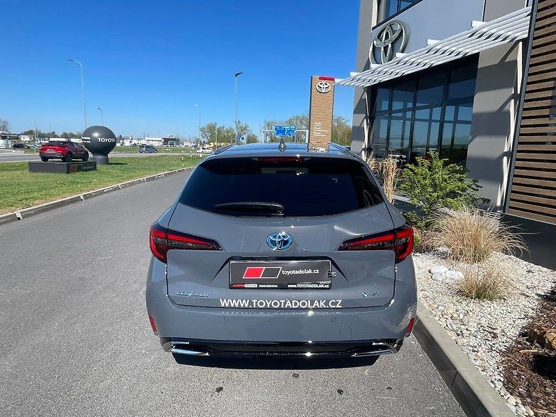 Toyota Corolla 1.8 Hybrid 140K Style - fotka 5 z 29