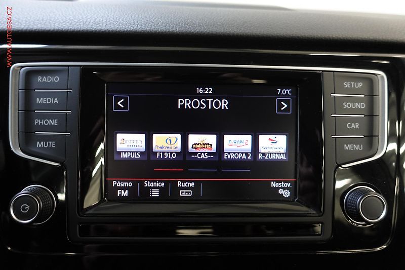 Volkswagen Golf Sportsvan (2014) 1.6 TDi, 1.maj,ČR, AC, TZ - fotka 17 z 22