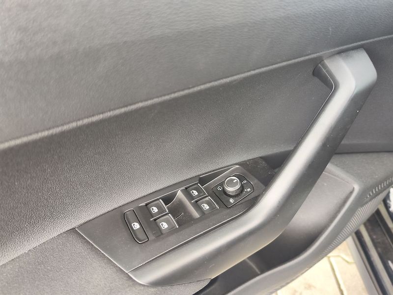 Volkswagen Polo 2.0 TSI/147kW GTI DSG - fotka 28 z 29