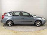 Kia Ceed (2009) 1.6 CRDi, po STK, Tažné - náhled 6