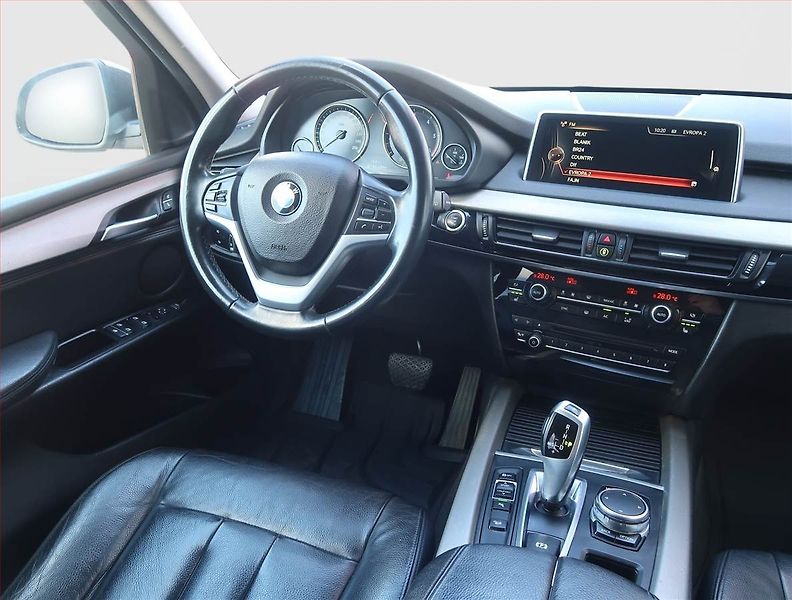 BMW X5 (2015) xDrive30d, 4X4, Automat - fotka 5 z 13