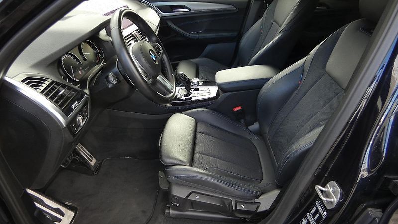BMW X4 xDrive 20i M Sport - fotka 19 z 23