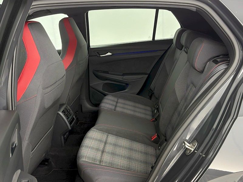 Volkswagen Golf (2024) GTI 2.0 TSI 180kW - fotka 8 z 29