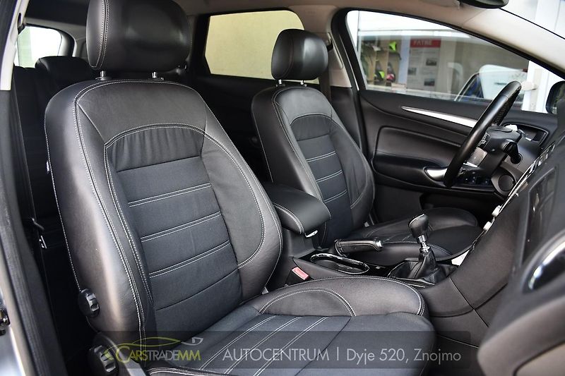 Ford Mondeo 2.0TDCi NAVI PDC - fotka 17 z 44