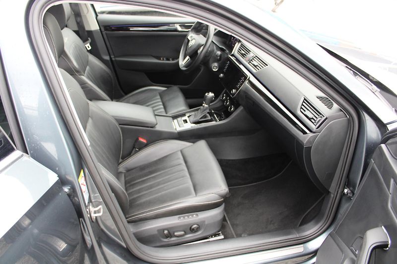 Škoda Superb (2019) 2,0TDI LAURIN & KLEMENT  LED - fotka 13 z 21