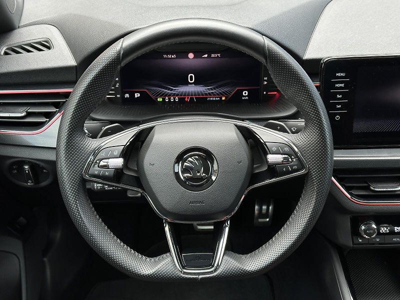 Škoda Kamiq 1.5TSi DSG Monte Carlo V.Cockp - fotka 21 z 48