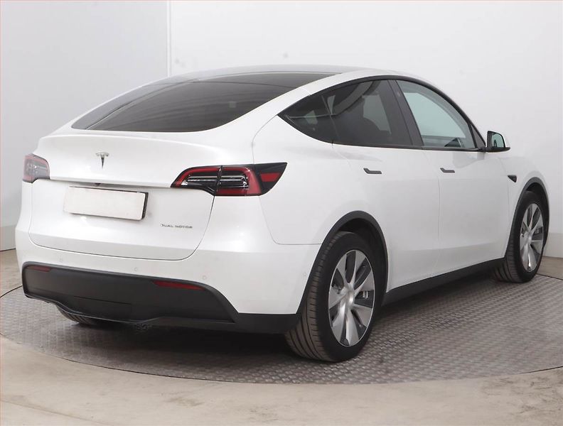 Tesla Model Y (2021) Long Range AWD 79kWh, SoH 92% - fotka 5 z 21