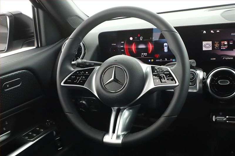 Mercedes-Benz GLB (2025) 200 d, Progressive, Navi - fotka 8 z 22