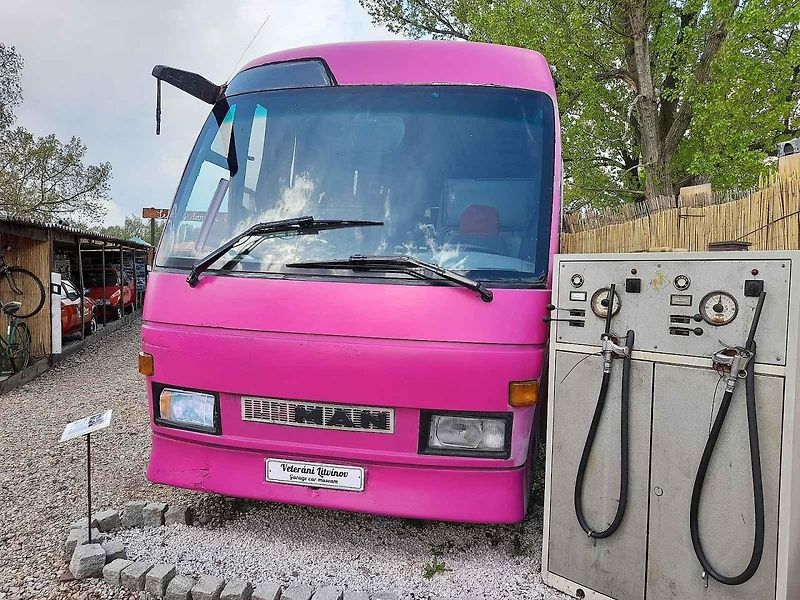 Prototyp minibusu Zliner 9.12 MAN pro 35 osob od legedárního Václava Krále v Auto-retro-muzeu Veteráni Litvínov.