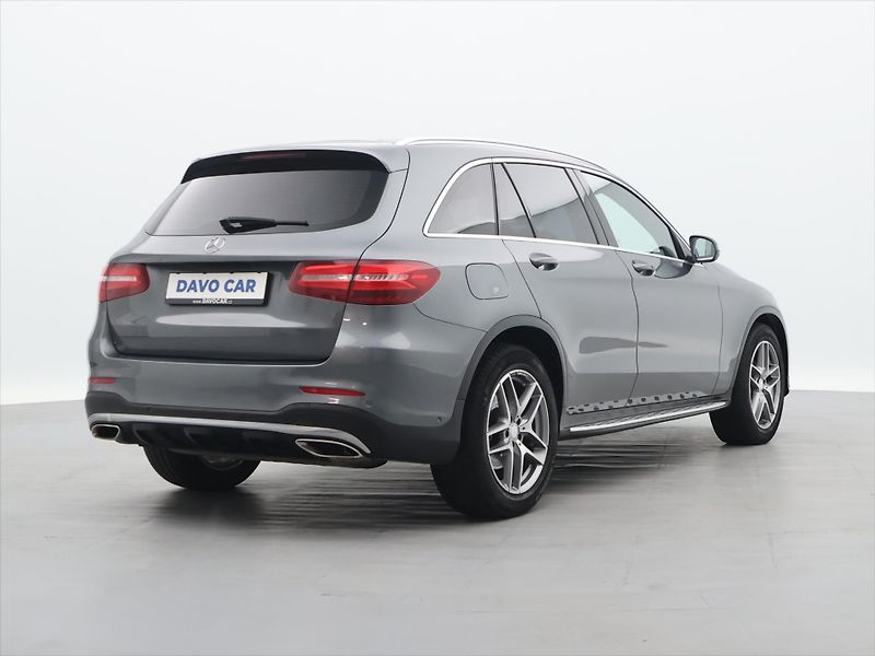 Mercedes-Benz GLC 2,0 250 4MATIC AMG LINE - fotka 7 z 27