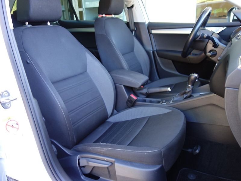 Škoda Octavia (2019) 2.0TDI 110kW DSG -VÝBAVA-DPH! - fotka 34 z 47