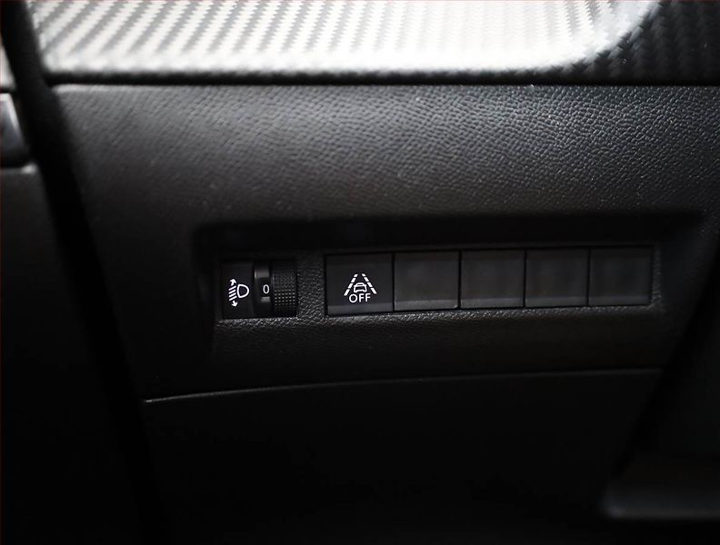 Peugeot 2008 (2020) 1.2 PureTech, ČR,1.maj - fotka 16 z 18