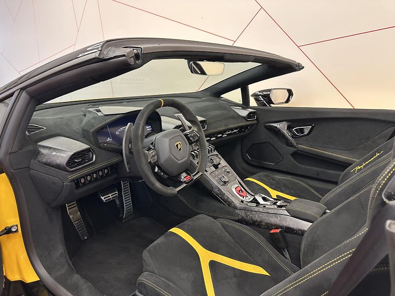Lamborghini Huracán (2019) Performante Spyder*TOP SPEC - fotka 11 z 15