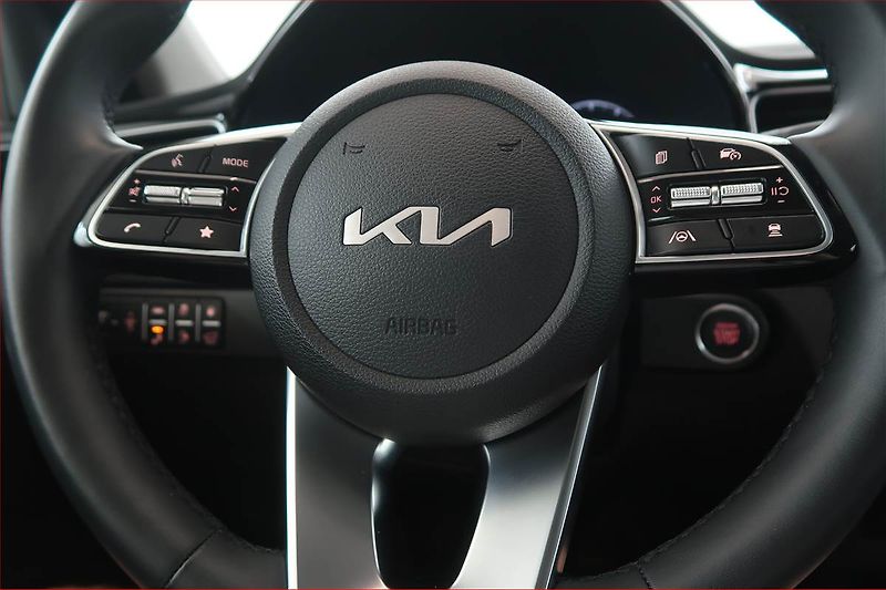 Kia Ceed (2025) 1.6 GDI plug-in - fotka 15 z 21