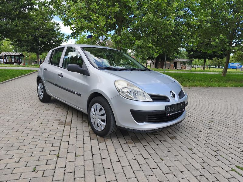 Renault Clio 1.2 confort- nové rozvody - fotka 15 z 23