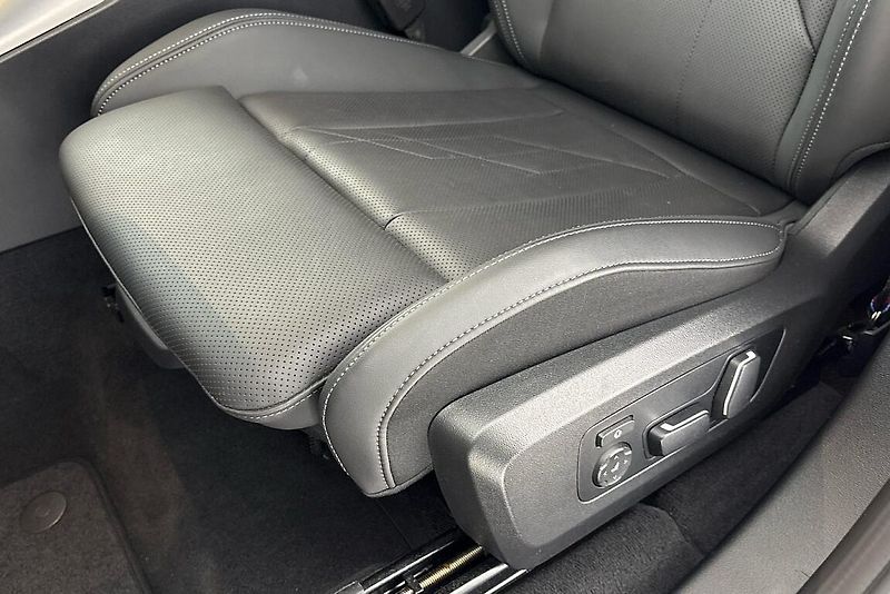 BMW X3 xDrive20d - fotka 7 z 26