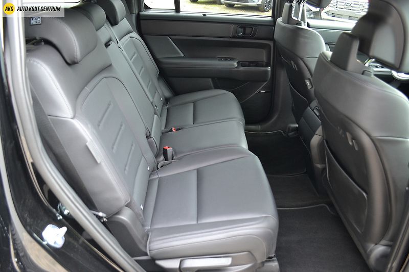 Hyundai Santa Fe 1.6T-GDI HEV 4WD CALLIGRAPHY 7 - fotka 27 z 95