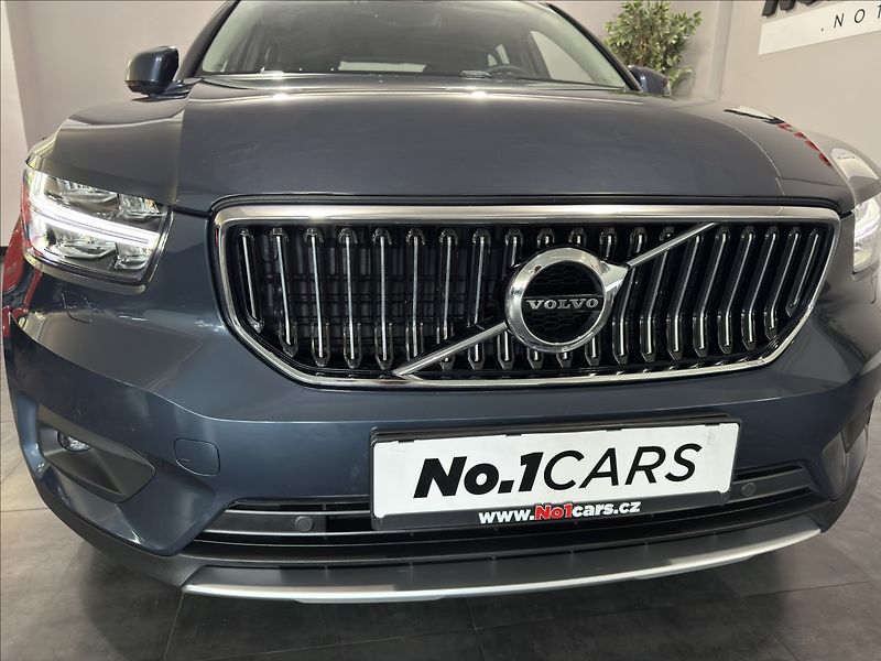 Volvo XC40 2,0   B4 AWD MOMENTUM DPH - fotka 33 z 35