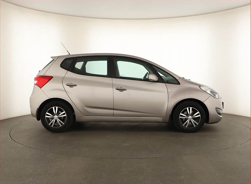 Hyundai ix20 (2015) 1.4 CRDi, Serv.kniha - fotka 6 z 13