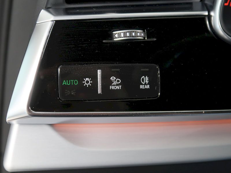 Audi Q7 (2025) S-LINE 60 TFSI e QUATTRO - fotka 29 z 35