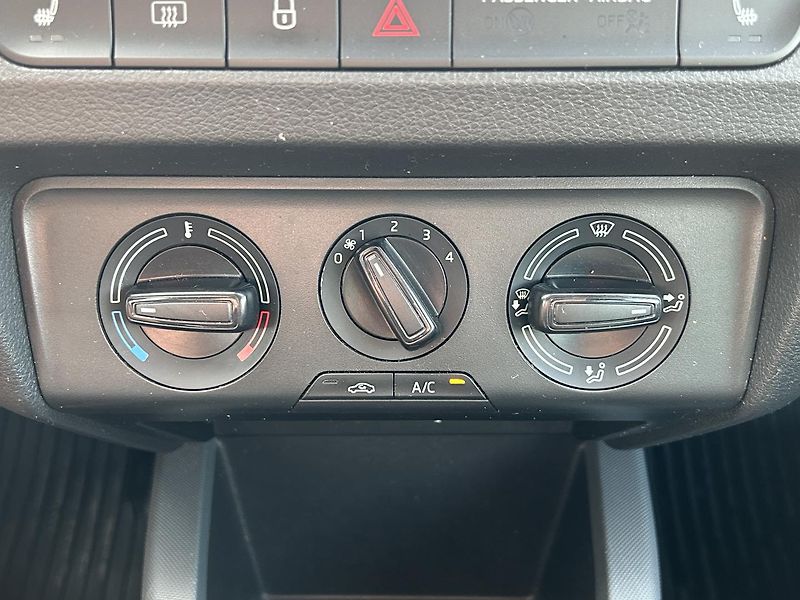 Škoda Fabia 1.0 TSI Active Plus - fotka 11 z 26