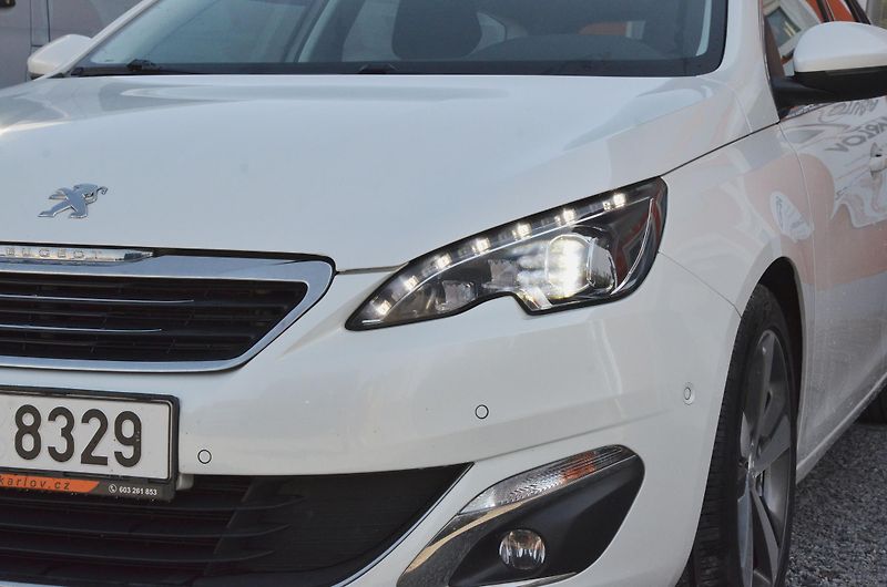 Peugeot 308 (2017) SW 1.2 96kW Allure / AUTOMAT - fotka 7 z 39