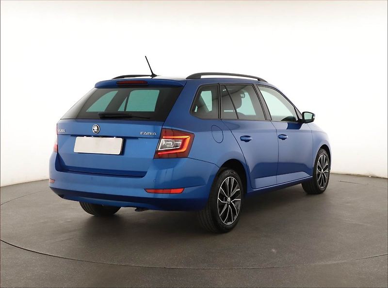 Škoda Fabia (2019) Style 1.0 TSI, Navi, Tempomat - fotka 5 z 19